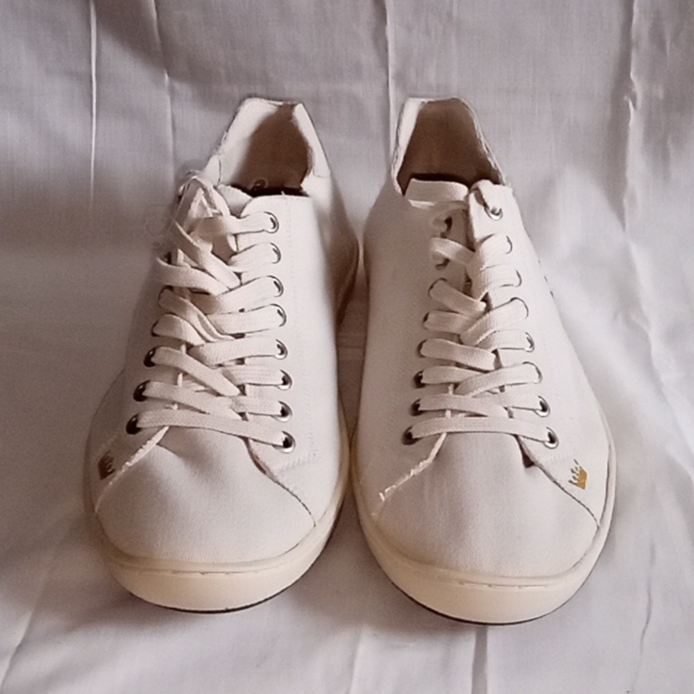 Men sneakers